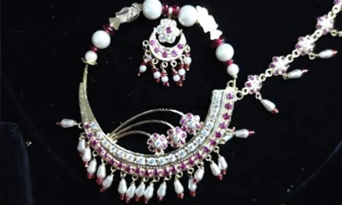 Kashmiri Abhushan Bhandar